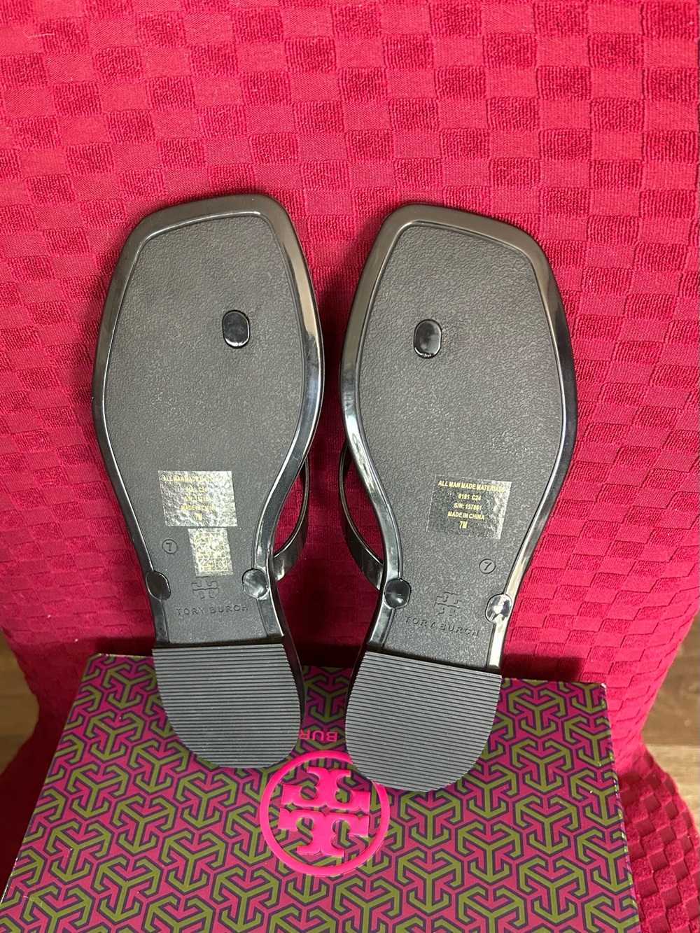 Tory Burch Black Patent Leather Square-Toe Thong Sandals - Picture 3 of 5